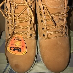 lugz memory foam boots